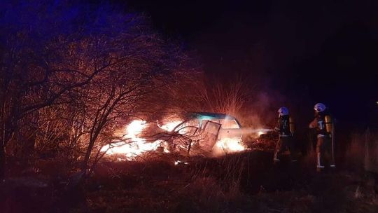 Auto płonęło jak pochodnia