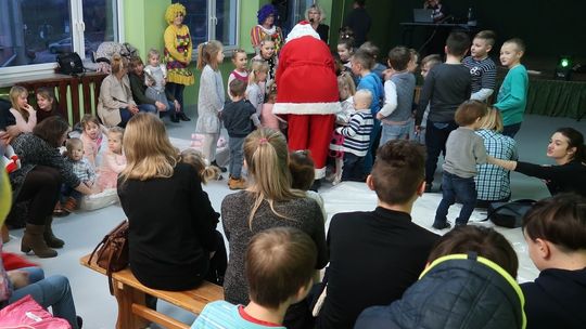 Bawili się z mikołajem i elfami [FOTO, WIDEO]