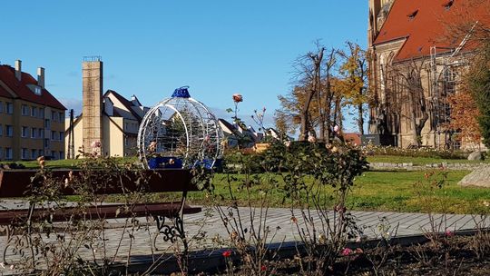 Bombka zbliża za bardzo? Nowa świecka tradycja w mikołajki