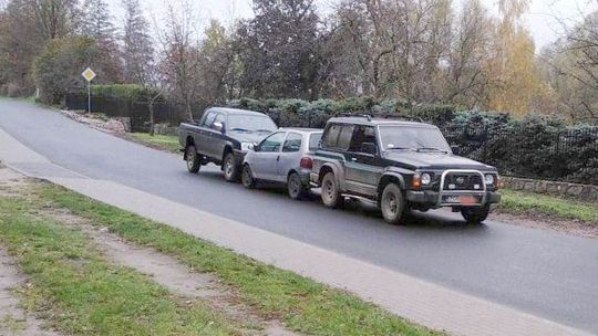 Brawurowy pościg za złodziejem paliwa. Zablokowali mu auto [ZDJĘCIA]