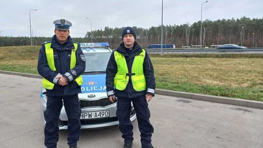 Chojeńscy policjanci eskortowali 9-miesięczne dziecko do szpitala