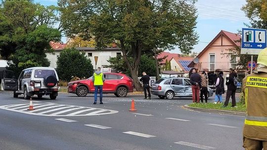 Chojna. Zderzenie trzech aut na skrzyżowaniu [FOTO]