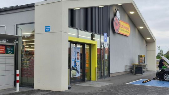 Dlaczego śmierdzi w Biedronce? Są konkretne podejrzenia