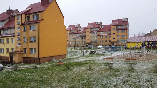 Gradem i śniegiem sypnęło w Wielkanocny Poniedziałek