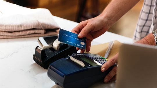 Jak wybrać drukarkę fiskalną do firmy prowadzącej sprzedaż ruchomą?