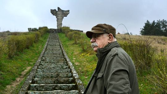 Kazali nałożyć koronę orłowi na Górze Czcibora 