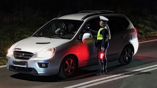 Kolejny kierowca po użyciu alkoholu i bez uprawnień