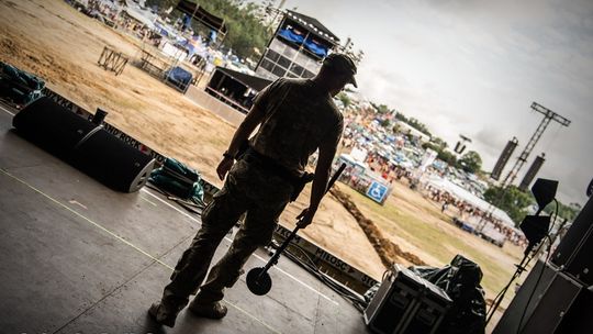 Kontrterroryści sprawdzają sceny festiwalu Pol’and’Rock