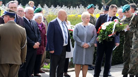 Kto składał kwiaty pod pomnikiem Wdzięczności I Armii Wojska Polskiego