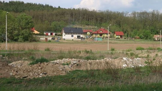 Kto zaśmiecił gminny teren?