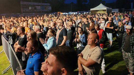 KULT zagrał w Chojnie. Charytatywny koncert na Festiwalu TKP MIŁEK 2023 [FOTO, WIDEO]