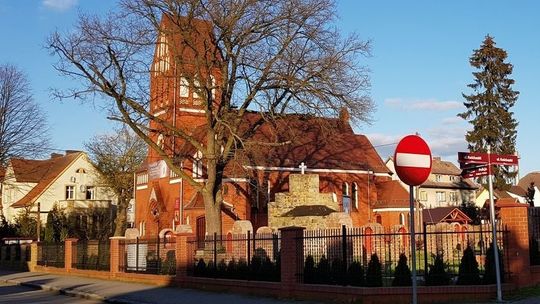 Leader wspiera wymianę okien na okna witrażowe