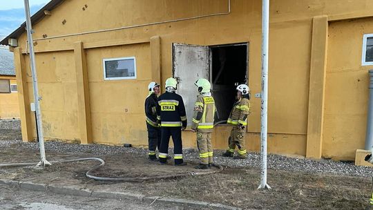 Paliło się na fermie w miejscowości Bara