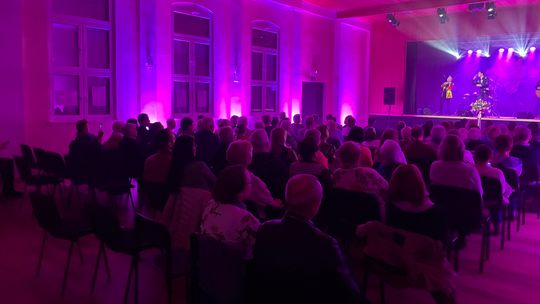 Październikowy weekend z kulturą, muzyką i humorem