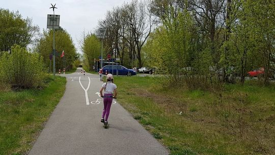 Podwójnie pyszna oferta przy ścieżce rowerowej i moście w Siekierkach