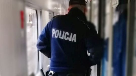 Policjanci dopadli go w pociągu