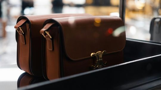 Polskie torebki skórzane – jak je wybierać, by służyły przez lata?