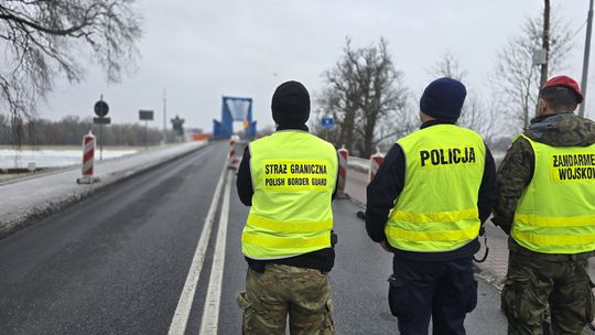 Pomimo siarczystego mrozu tymczasowa kontrola na granicy polsko-niemieckiej prowadzona jest nadal