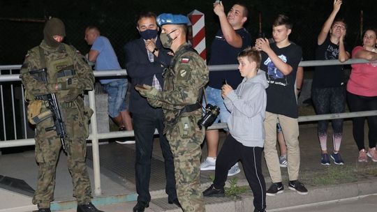 Powitanie na otwartej granicy. Po 3 miesiącach wraca normalność [FOTO, WIDEO]