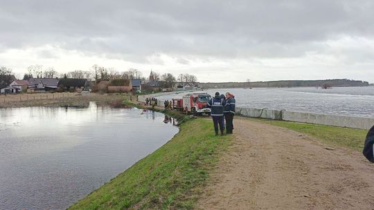 Przygotowania do nadejścia fali powodziowej na Odrze