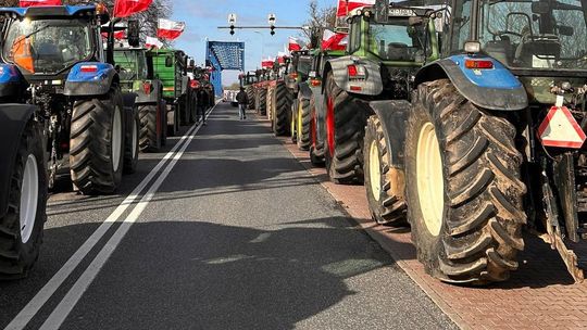 Rolnicy blokują most na Odrze. Dwa dni bez przejazdu