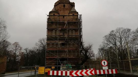 Ruszył remont Bramy Świeckiej [FOTO]