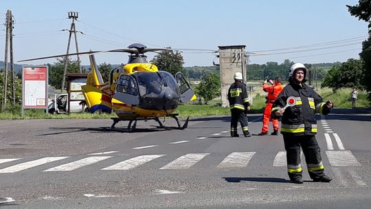 Śmigłowiec LPR wylądował na przystanku autobusowym