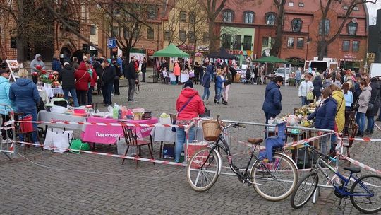 Sporo stoisk, ale mało klientów