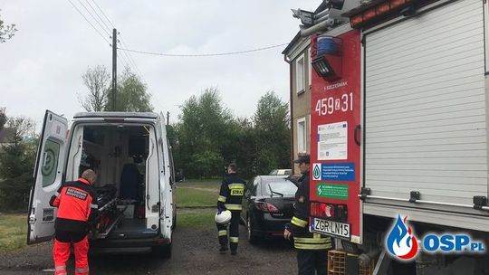 Starsza kobieta wzywała pomocy. Drzwi były zamknięte