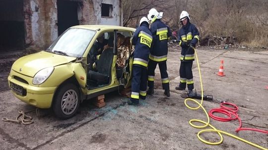 Strażacy wykazali się wiedzą i umiejętnościami