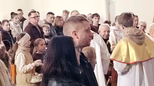 Symbolika jajka i koszyczka. Dowiedz się, co oznaczają wielkanocne wróżby i zabawy dla rodziny