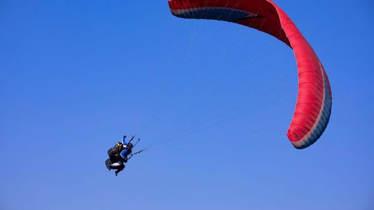 Szkoła paralotniowa od środka - czego naprawdę uczy się przyszły pilot?