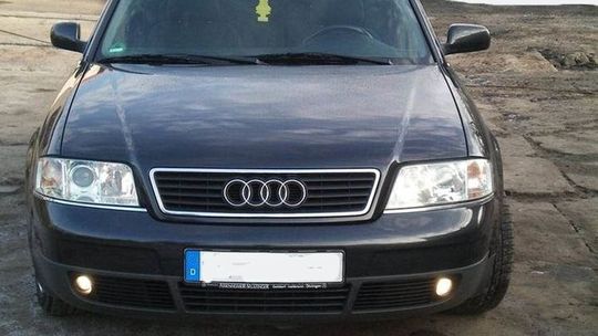 Szukają skradzionego auta marki Audi6