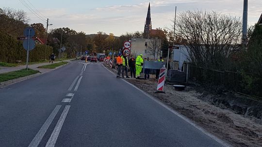 Tak powstaje ścieżka pieszo-rowerowa. Fotorelacja