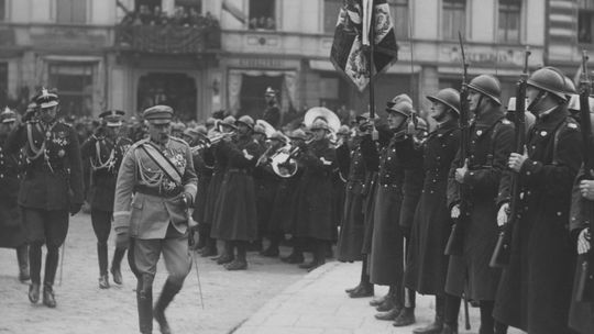 Historia świętowania 11 listopada. Przeglądu dokonywał sam marszałek Józef Piłsudski [FOTO]