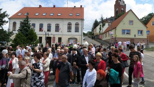 To hańba dla Polaków! Zamiar umieszczenia „tablicy niepodległościowej” na poniemieckim budynku przez odchodzące władze