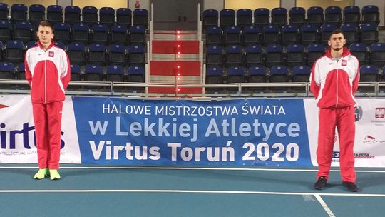 Tycjan Kozdra i Kamil Pitura na podium podczas Halowych Lekkoatletycznych Mistrzostwach Świata