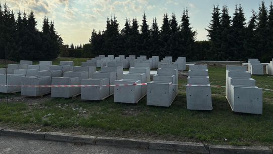W Chojnie trwają prace przy budowie kolumbarium [FOTO]