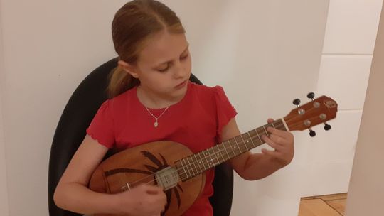 Zagraj na ukulele. Zajęcia online