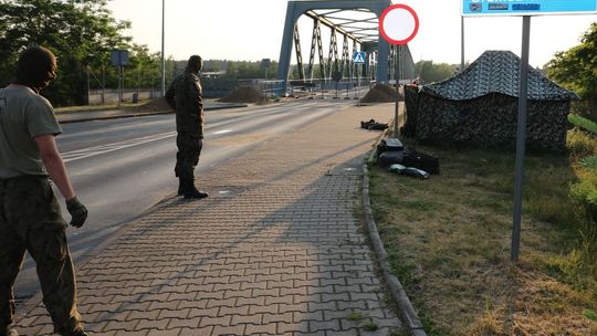 Zapory typu hesco bastion usunięto już z granicy 