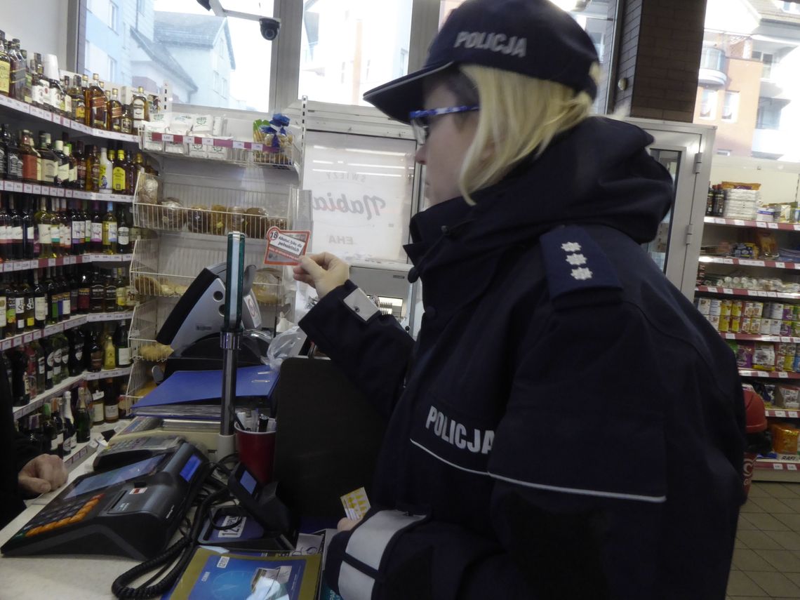 Alkoholu młodzieży nie sprzedajemy - mówi ekspedientka