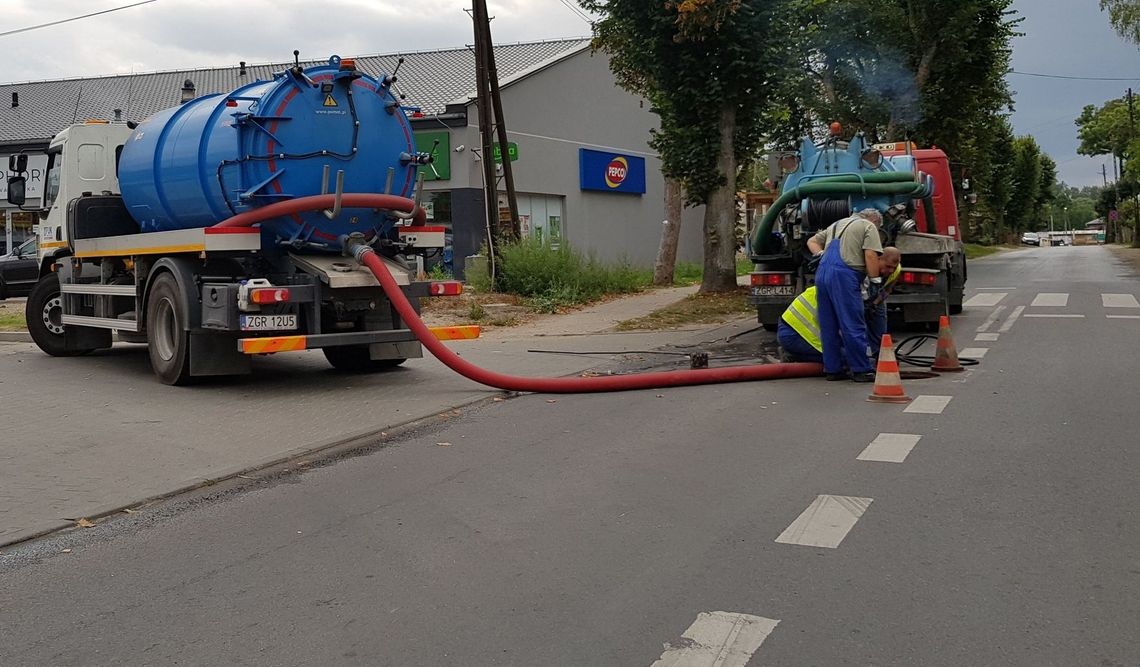 Awaria koło Biedronki Awaria koło Biedronki