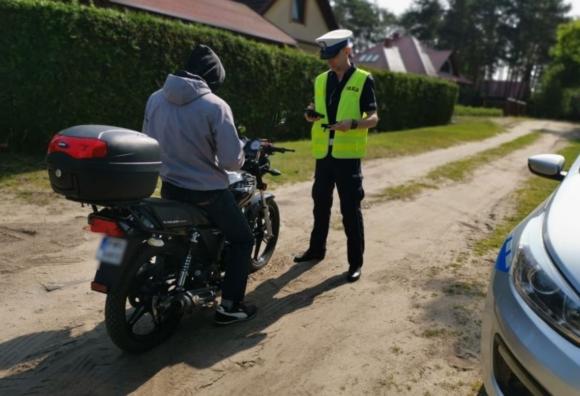 Był tak pijany, że motorower jego "prowadził". Nie uniknie kary