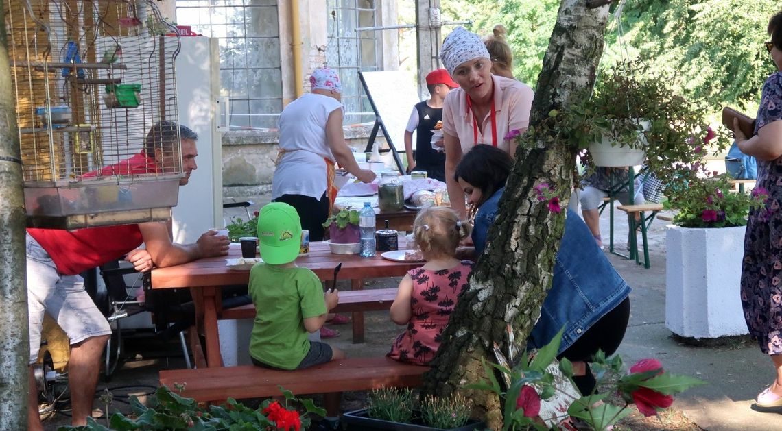 Dla Antosia Glubiaka na starej stacji kolejowej Klępicz zorganizowano kiermasz pyszności