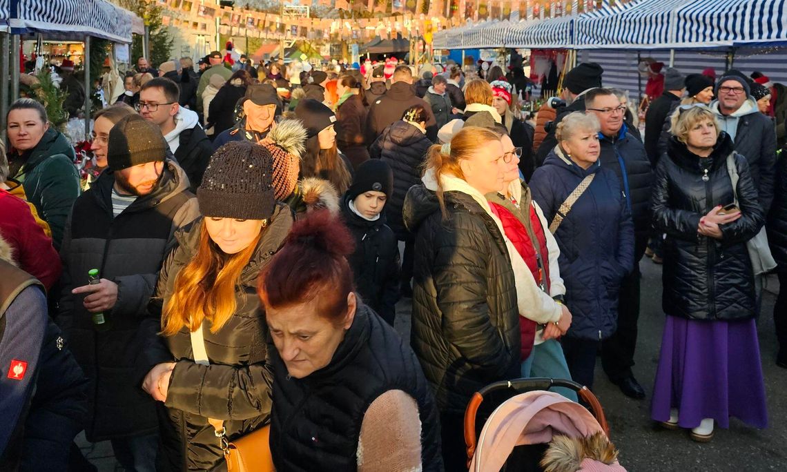Echa średniowiecza w nowoczesnym wydaniu podczas jarmarku bożonarodzeniowego w Cedyni Echa średniowiecza w nowoczesnym wydaniu podczas jarmarku bożonarodzeniowego w Cedyni