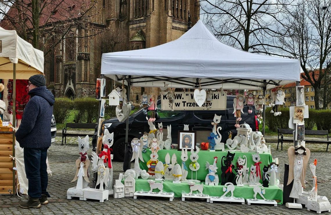 Jarmarki Wielkanocne z lokalnymi wystawcami Jarmarki Wielkanocne z lokalnymi wystawcami