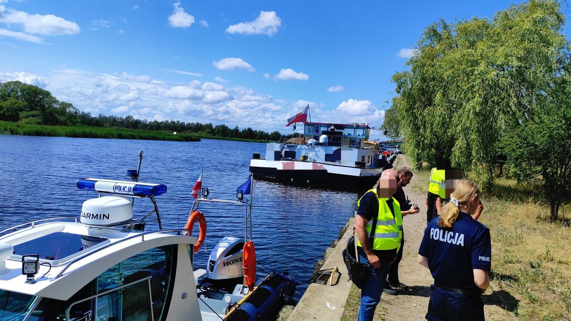 Barka uderzyła w nabrzeże. Alkomat wyjaśnił dlaczego