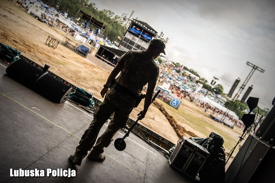 Kontrterroryści sprawdzają sceny festiwalu Pol’and’Rock
