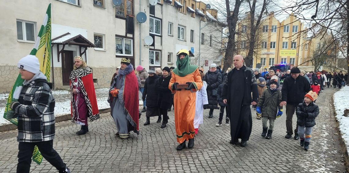 Orszak Trzech Króli przeszedł ulicami Chojny [FOTO, WIDEO]