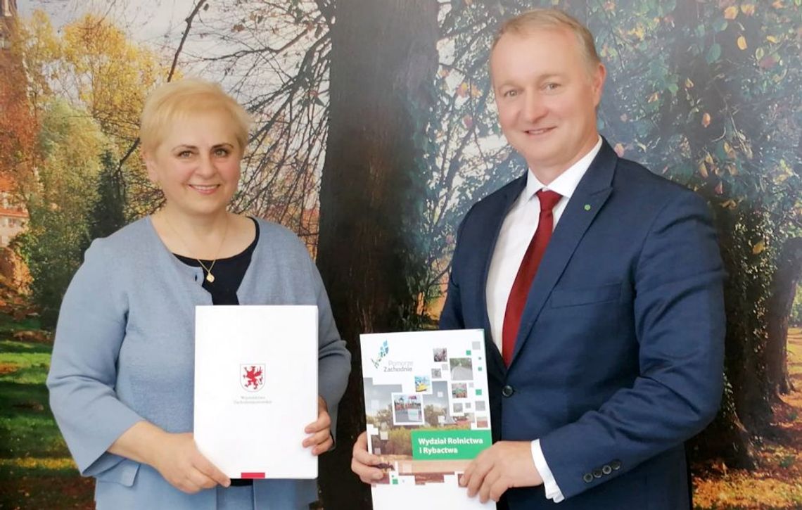 Podpisali trzy lukratywne umowy